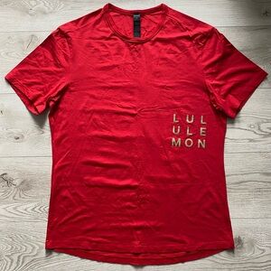 Lululemon T-Shirt
